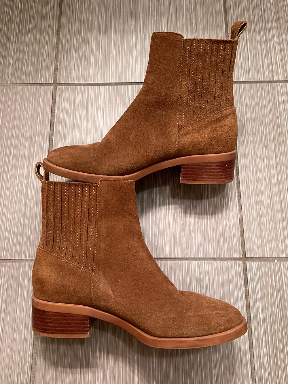 Dolce Vita Farlin Chelsea Boots Chestnut Brown Suede 8.5